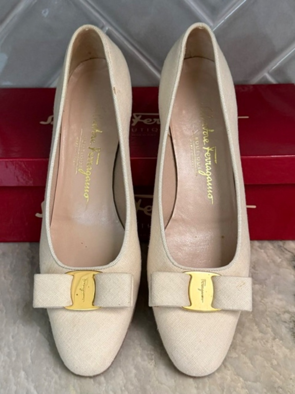 Salvatore Ferragamo 'Vara' Cream Linen Flat Size 8AA